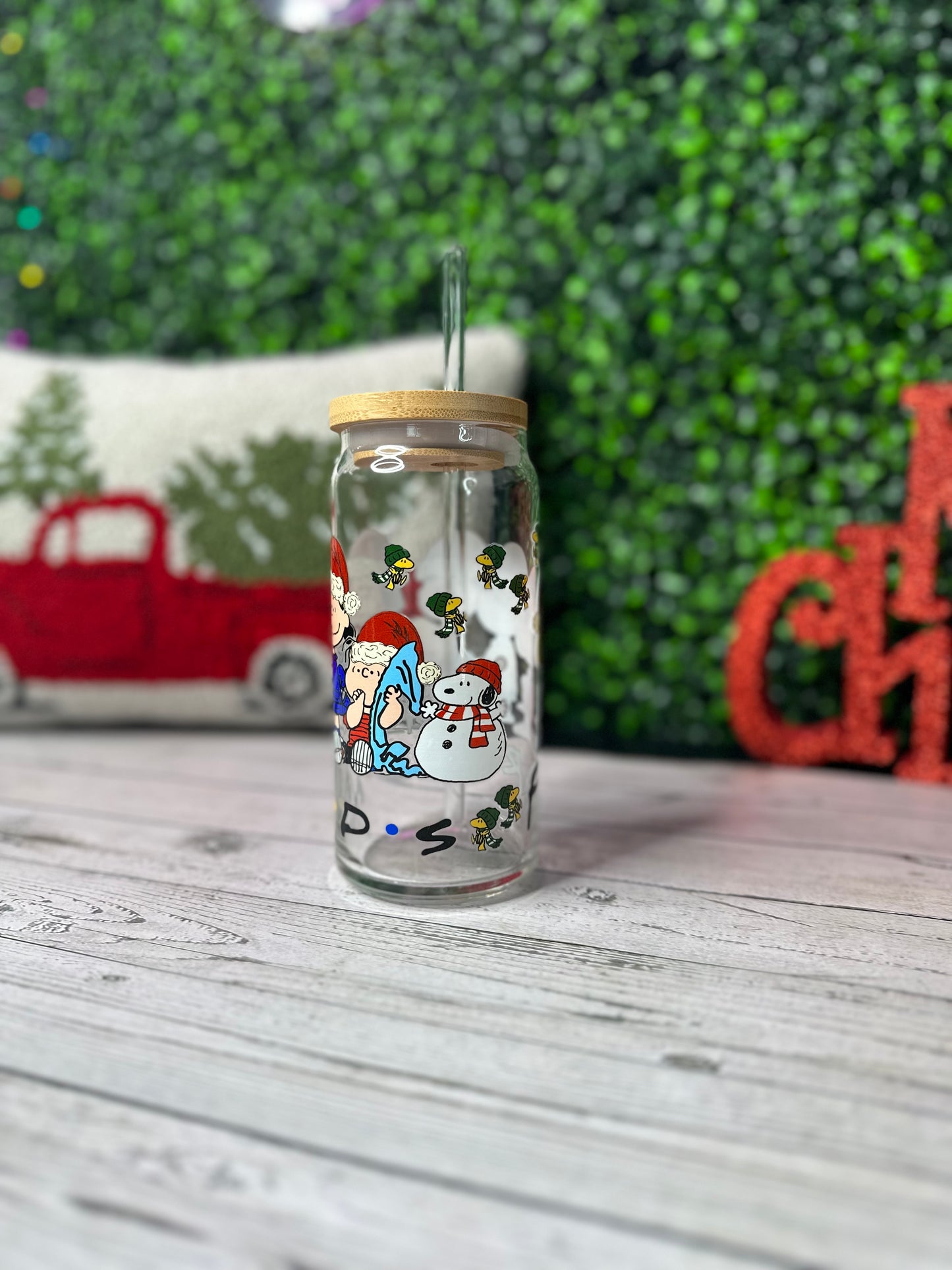 F.R.I.E.N.D.S Charlie Brown Christmas 20oz Glass Libby - Willow Love Bug Designs
