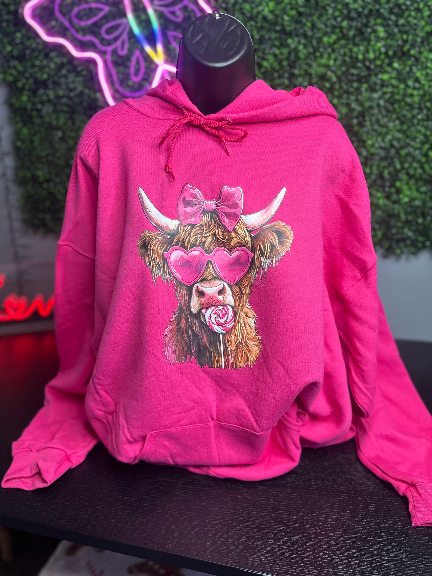 Valentines Highland Cow Sweatshirt, Valentines Day Shirt, Retro Highland Cow Sweatshirt, Valentines Day Croquet Bow sport team