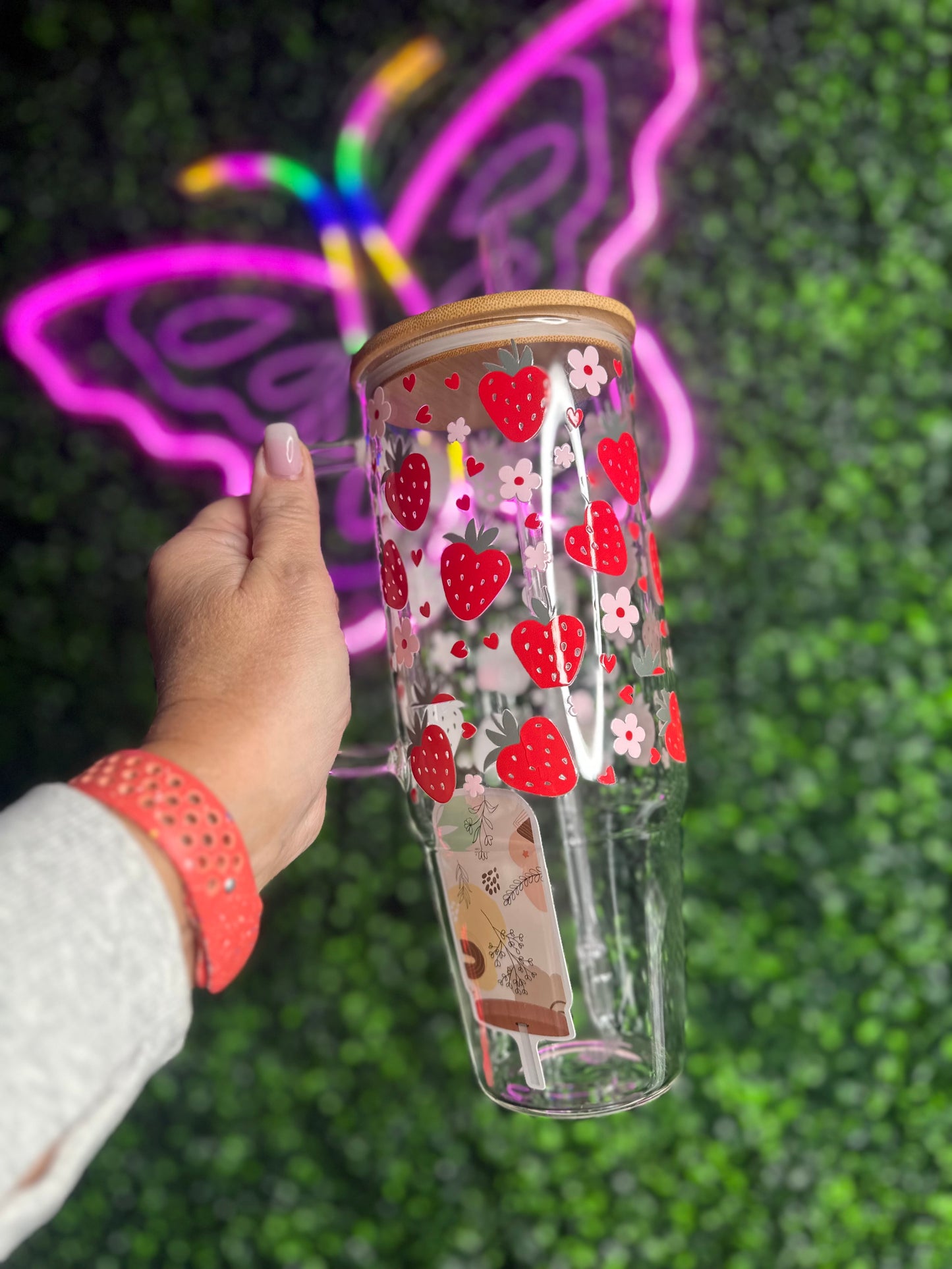 Strawberries 40oz glass cup with lid & straw