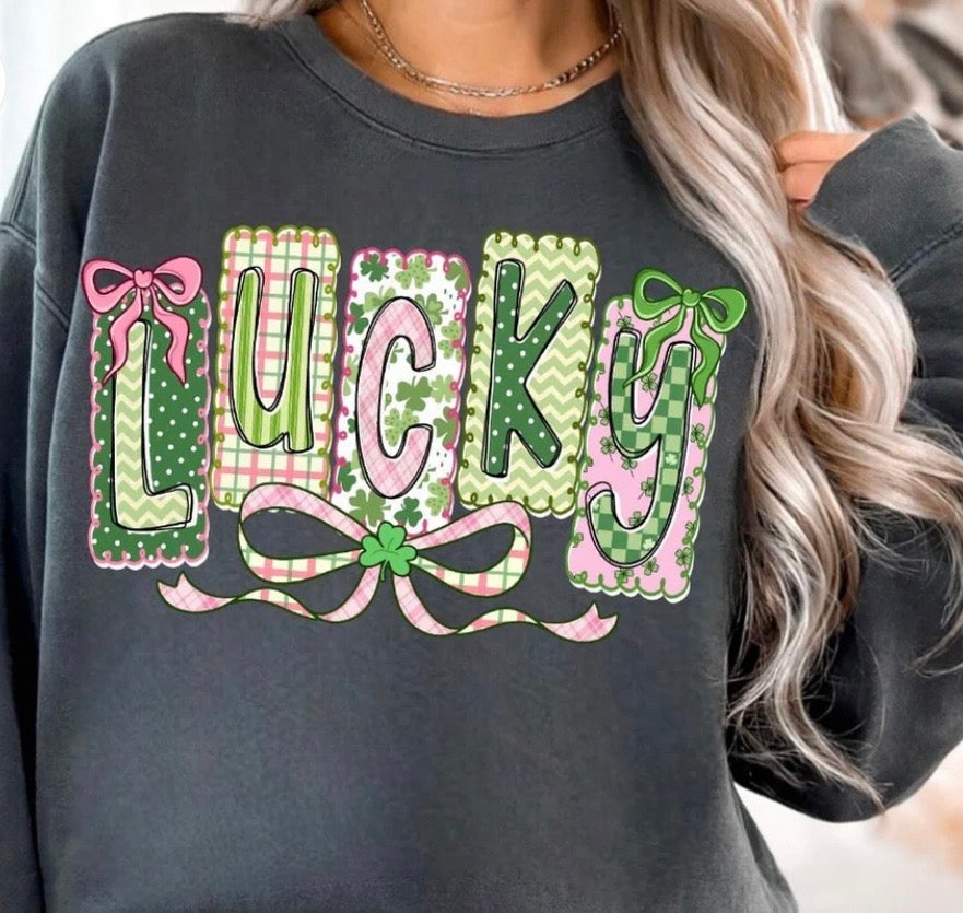 LUCKY 🍀 St. Patrick’s Day Crewneck Sweatshirt Black Gildan