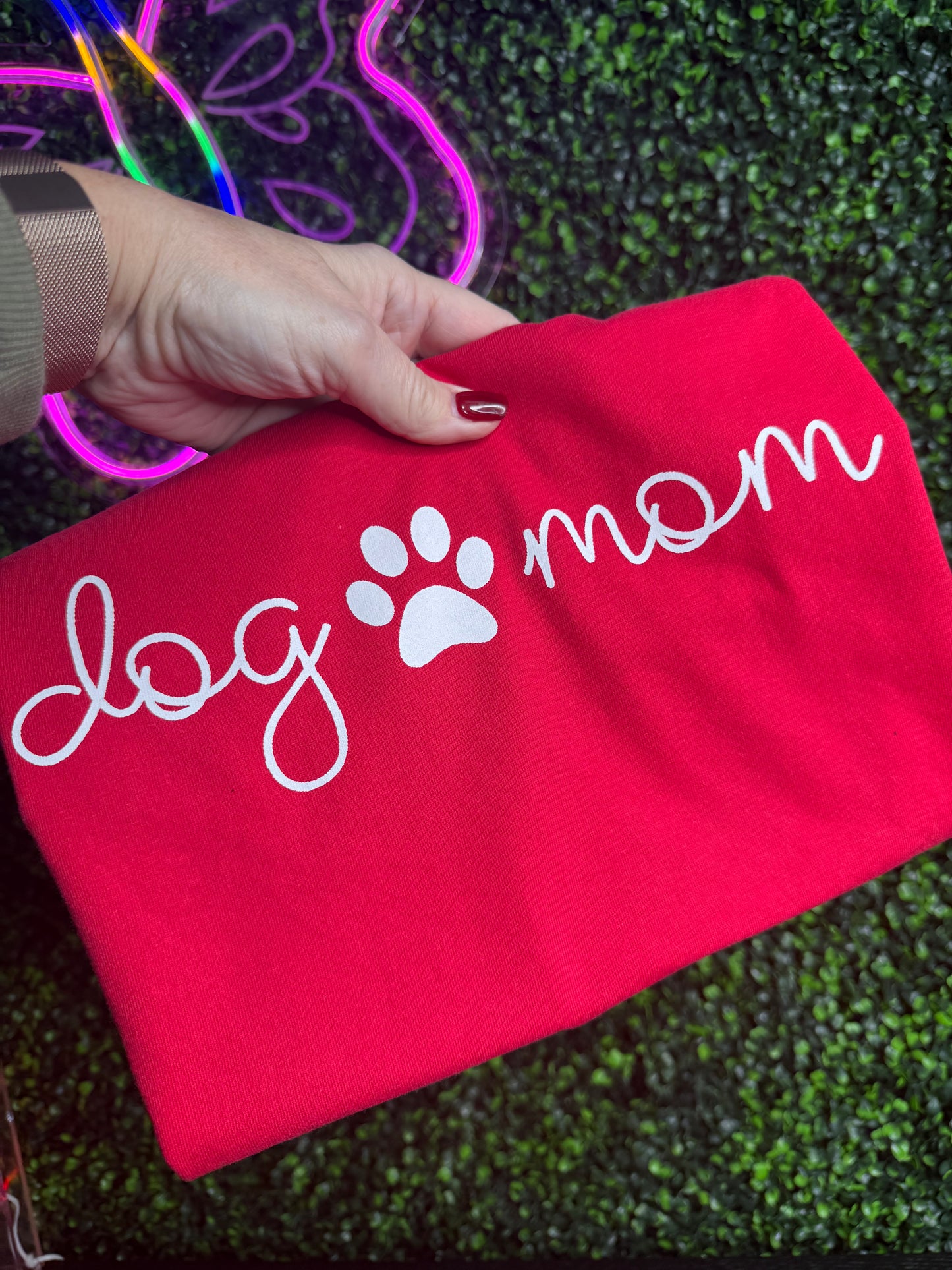 Dog MOM Comfort Colors Tee
