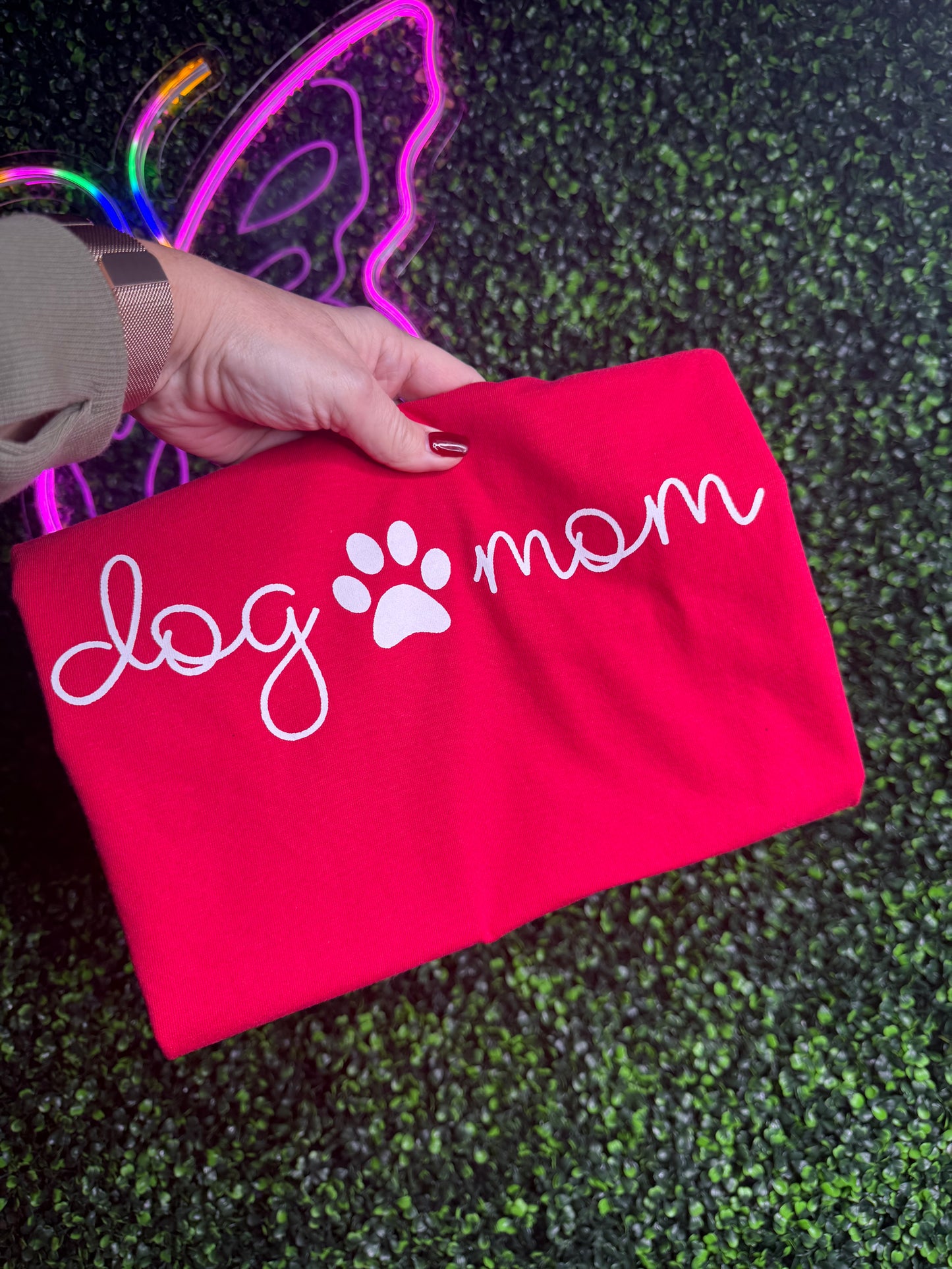 Dog MOM Comfort Colors Tee