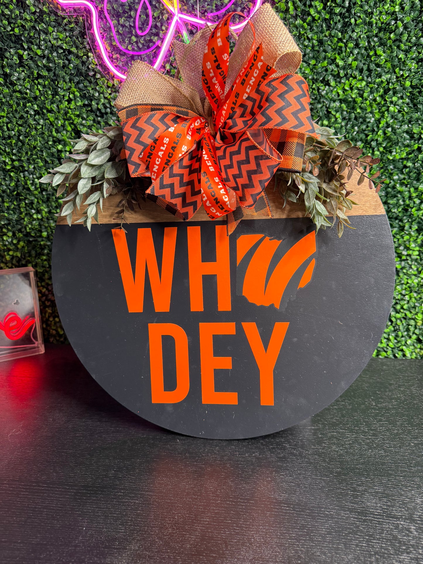 WHO DEY 18”Door Hanger
